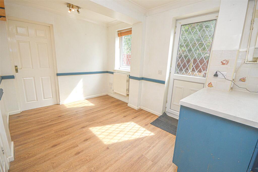Mannington Lane, Westlea, Swindon, Wiltshire, SN5 photo 4