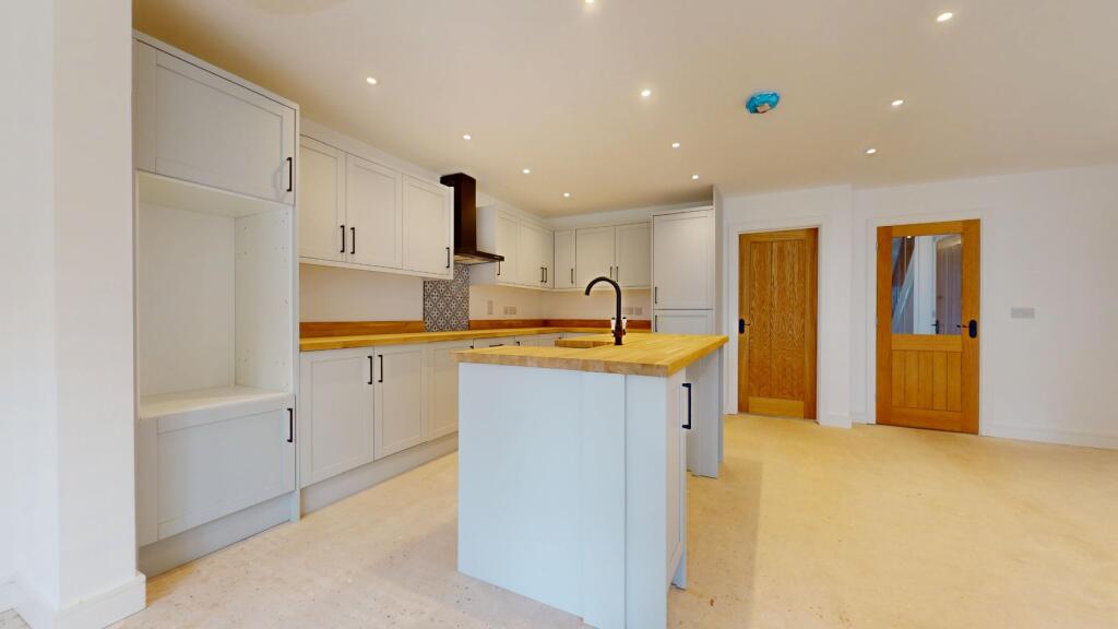 Shrewsbury Road, Edgmond, Newport, Shropshire, TF10 8HT photo 2