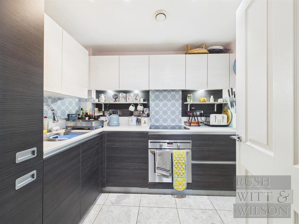 Apartment in Tonbridge - View 4