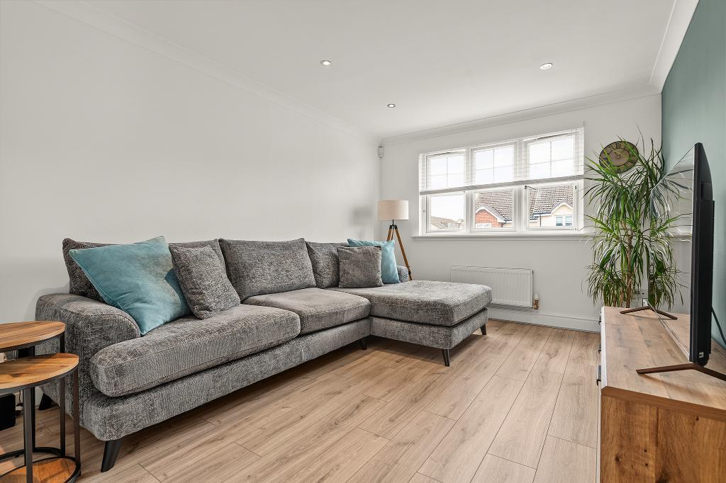 Apartment in Larbert, Kinnaird Village - View 3