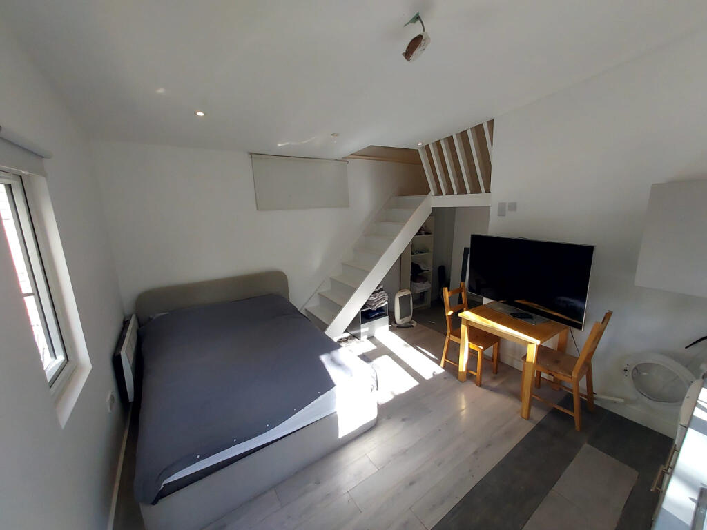 Main image of property: Foscote road, Hendon, NW4