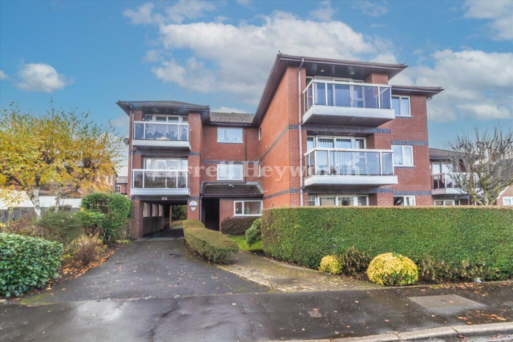 2-bed flat on Boys Lane, Fulwood, Preston, £139,950