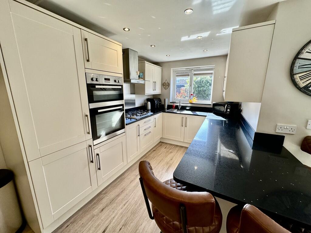 Coniston Drive, Balby, Doncaster photo 4