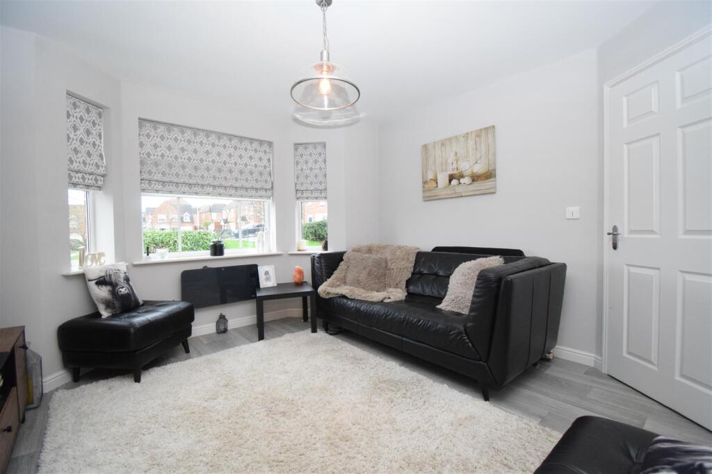 Apartment in Wakefield, Hemsworth - More