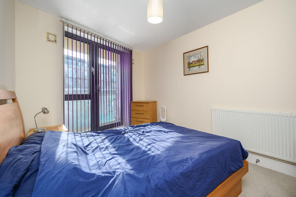 Apartment in Walton-on-Thames, Surrey - View 5