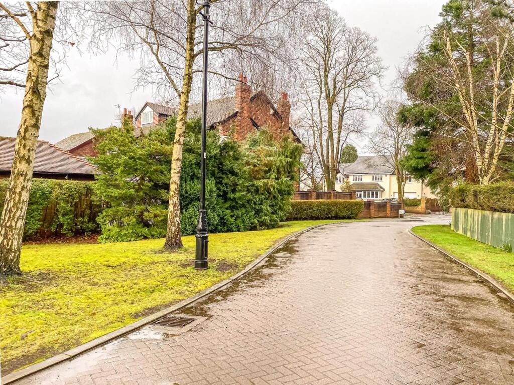 Flat 2, Washington Close, Cheadle Hulme, Cheadle photo 2