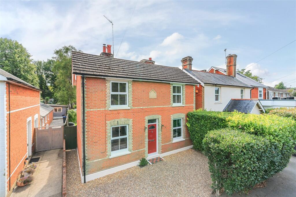 Main image of property: Guildford Road, Lightwater, Surrey, GU18