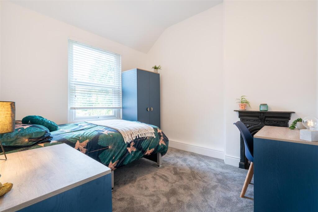 House in Sheffield, South Yorkshire - View 5
