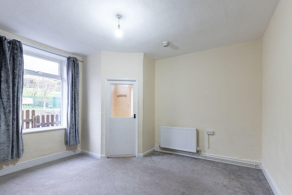 6 Rose Place, Luddendenfoot, HX2 6AZ – pohled 5
