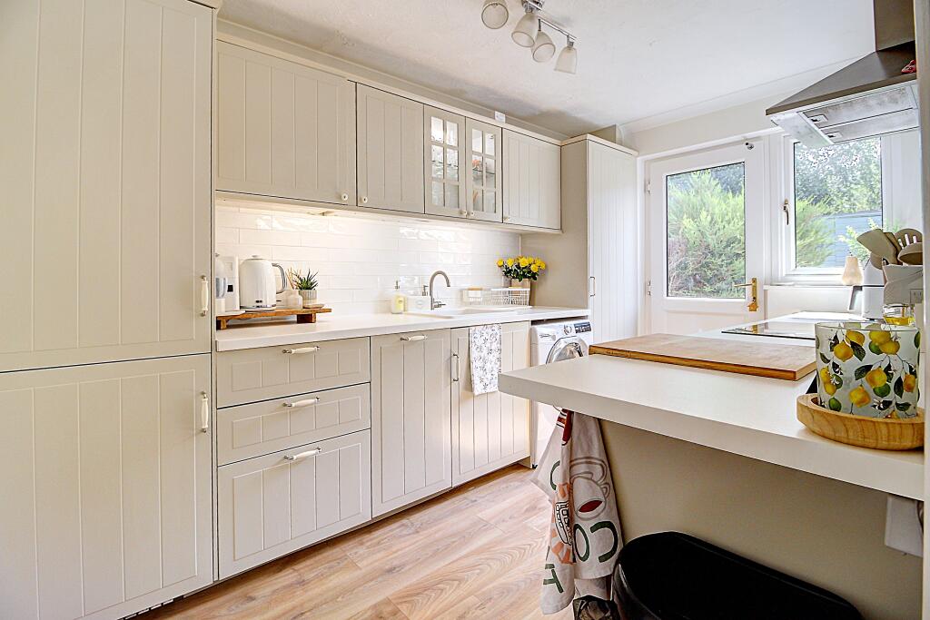 House in Basingstoke and Deane, Brighton Hill - View 4