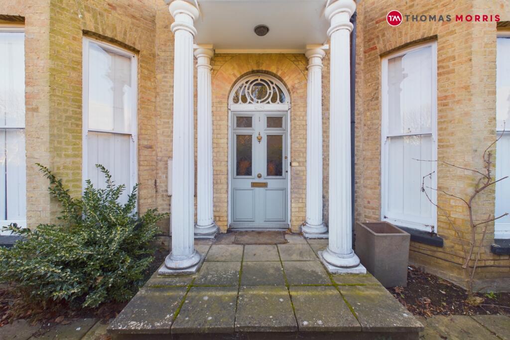 Apartment in Peterborough - More
