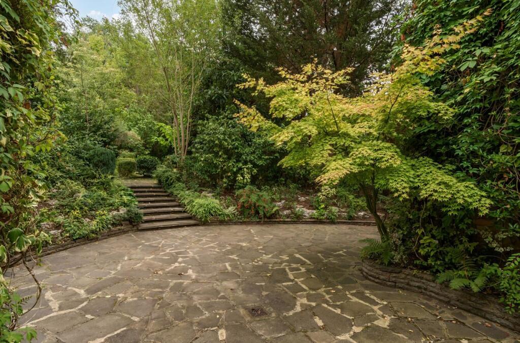 House in London - View 3
