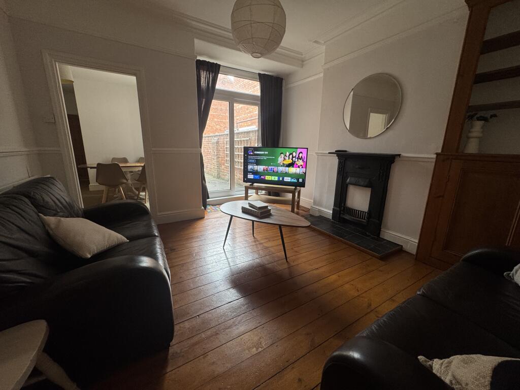 House in Lincoln - View 3