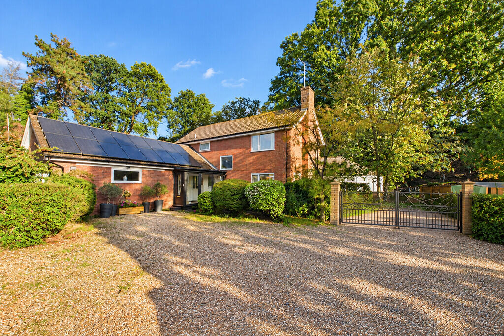 4-bed detached on Sarsen Close, Halesworth, £750,000