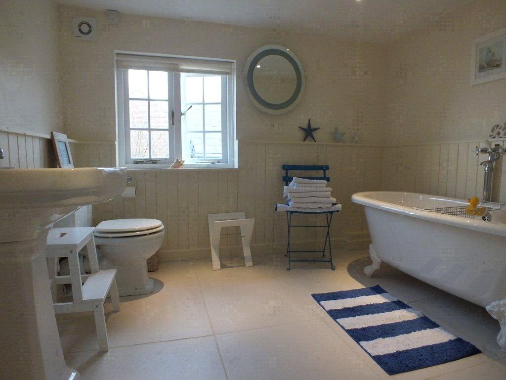 House in Goodwick, Fishguard and Goodwick - View 5