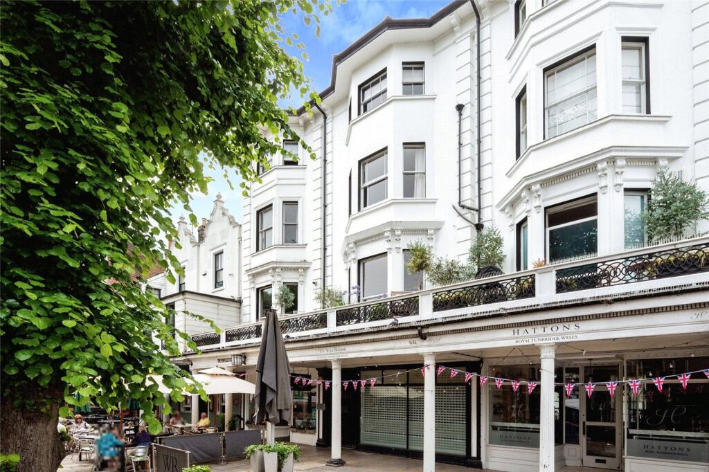 1 bedroom flat for sale in The Pantiles, Tunbridge Wells, Kent, TN2