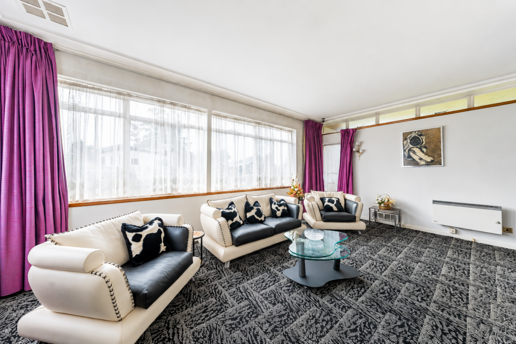House in Harrow - More