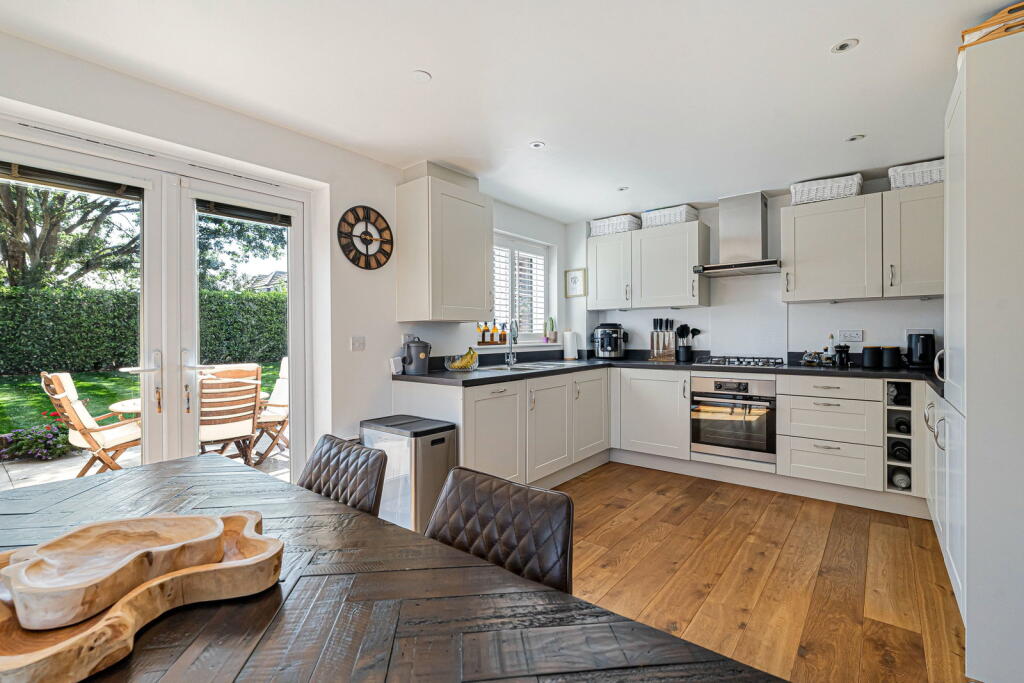 Greensand Place, Godalming, GU7 3FH photo 4