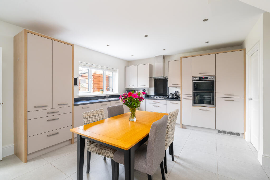 House in Bradford, Steeton with Eastburn - View 3