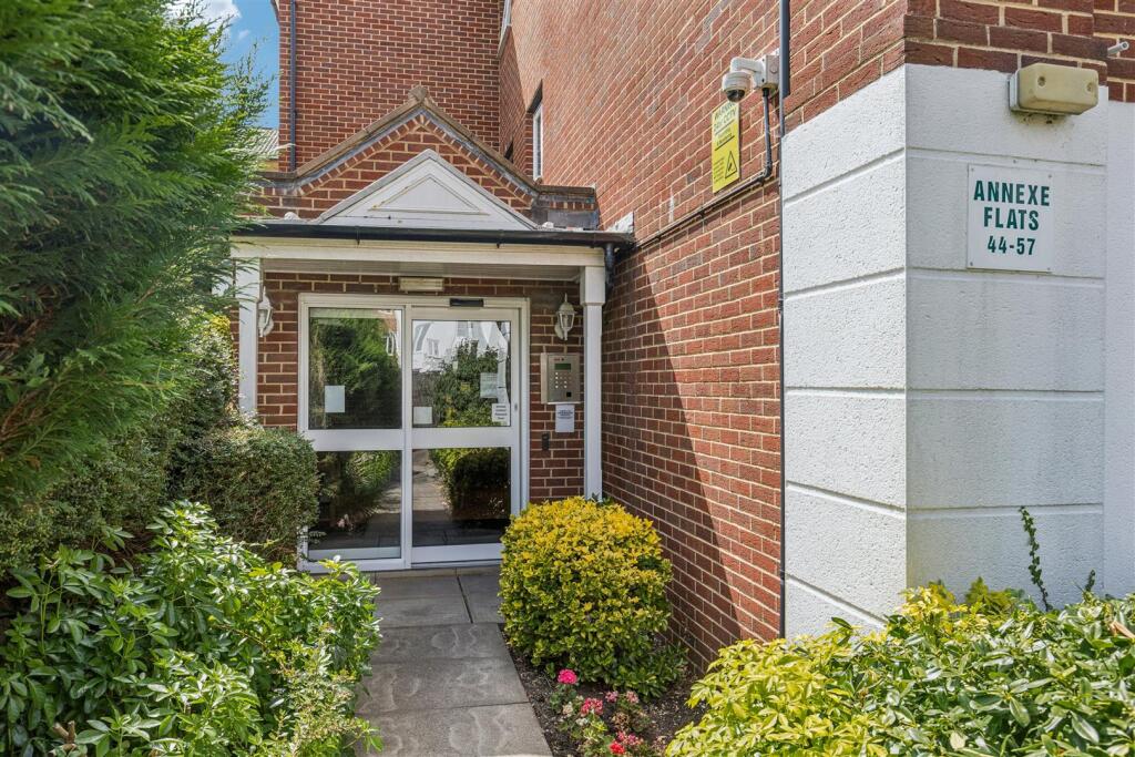 Apartment in Stevenage - More