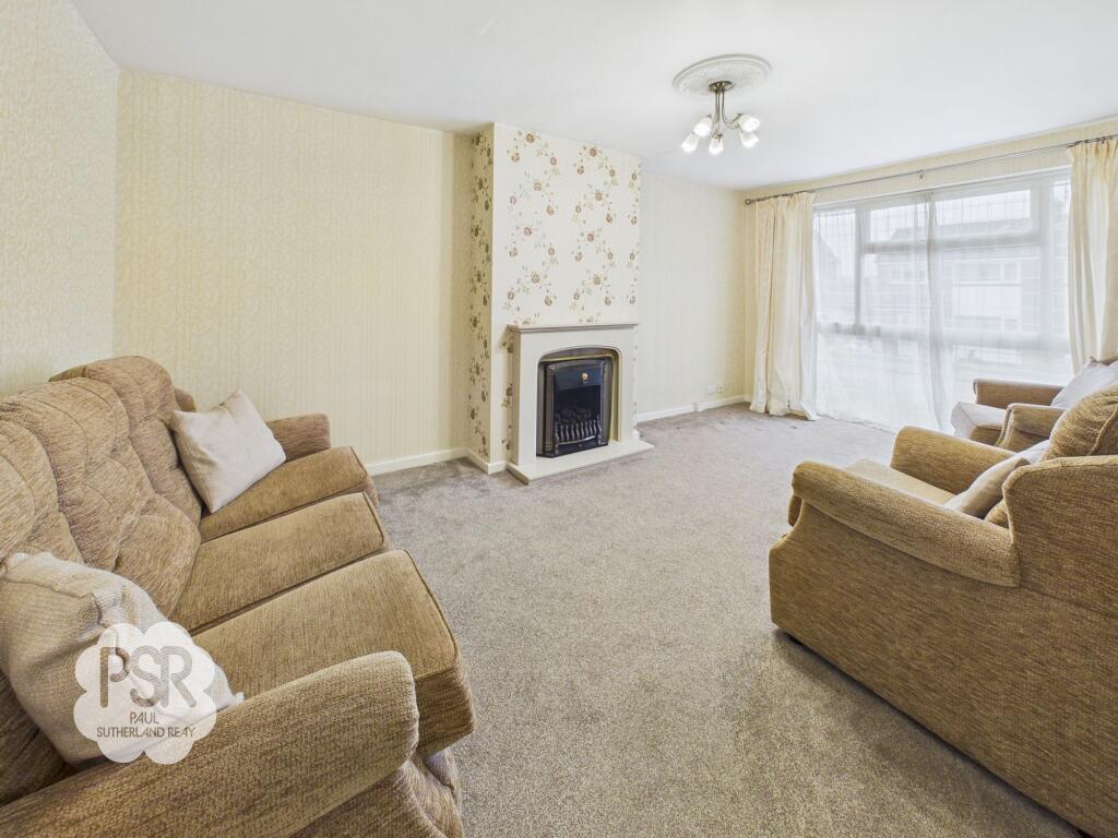 Stoneyland Drive, New Mills, SK22 photo 3