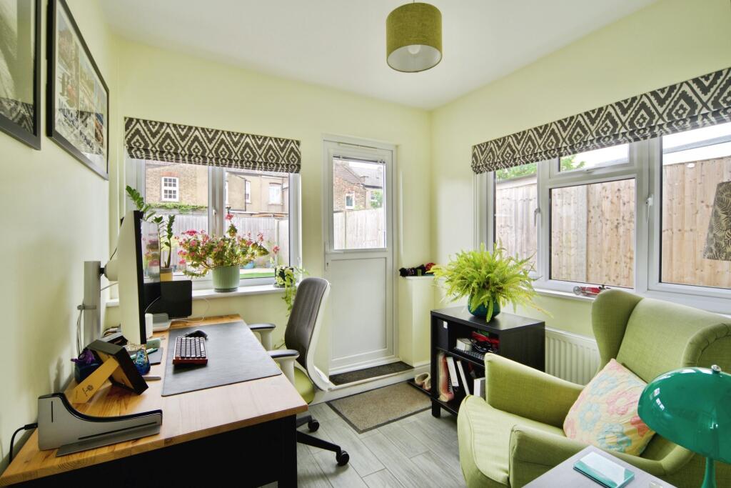 Bulwer Road, London, N18 - More