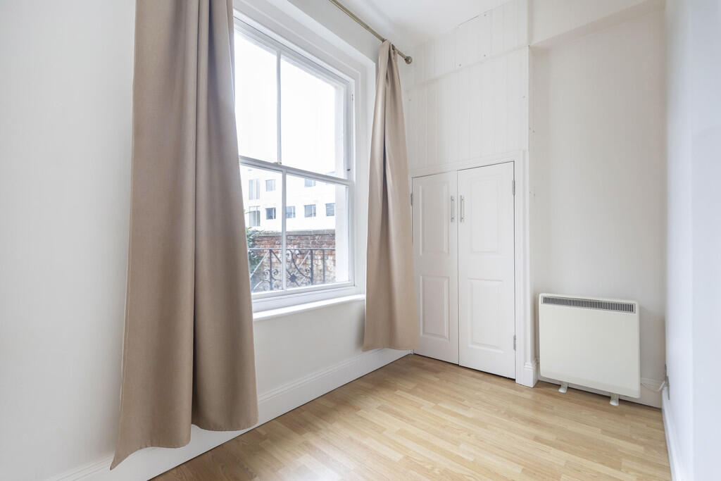 Apartment in Gloucester - More