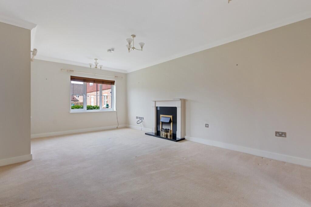 Hooke Court, Bramshott Place, Liphook, Hampshire, GU30 photo 4