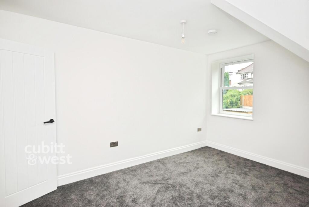 Apartment in Croydon - View 3