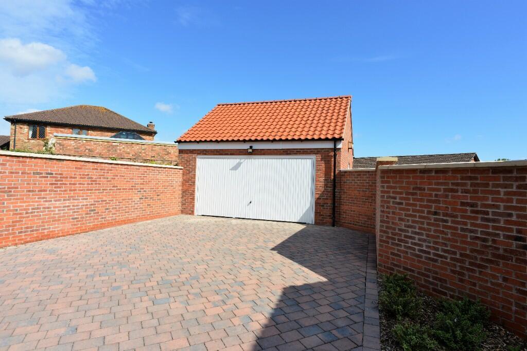 Clover Lane,
Healing,
Grimsby,
DN41 7AG photo 2