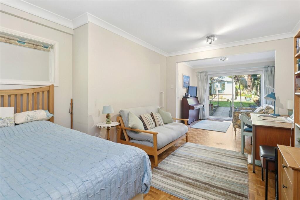 House in Kingston upon Thames - View 4