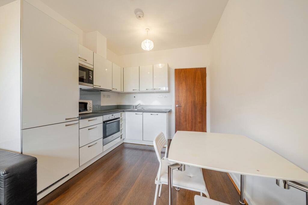 Apartment in London - More