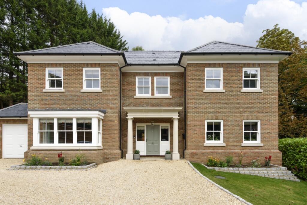 Main image of property: The Woodlands Penn HP10