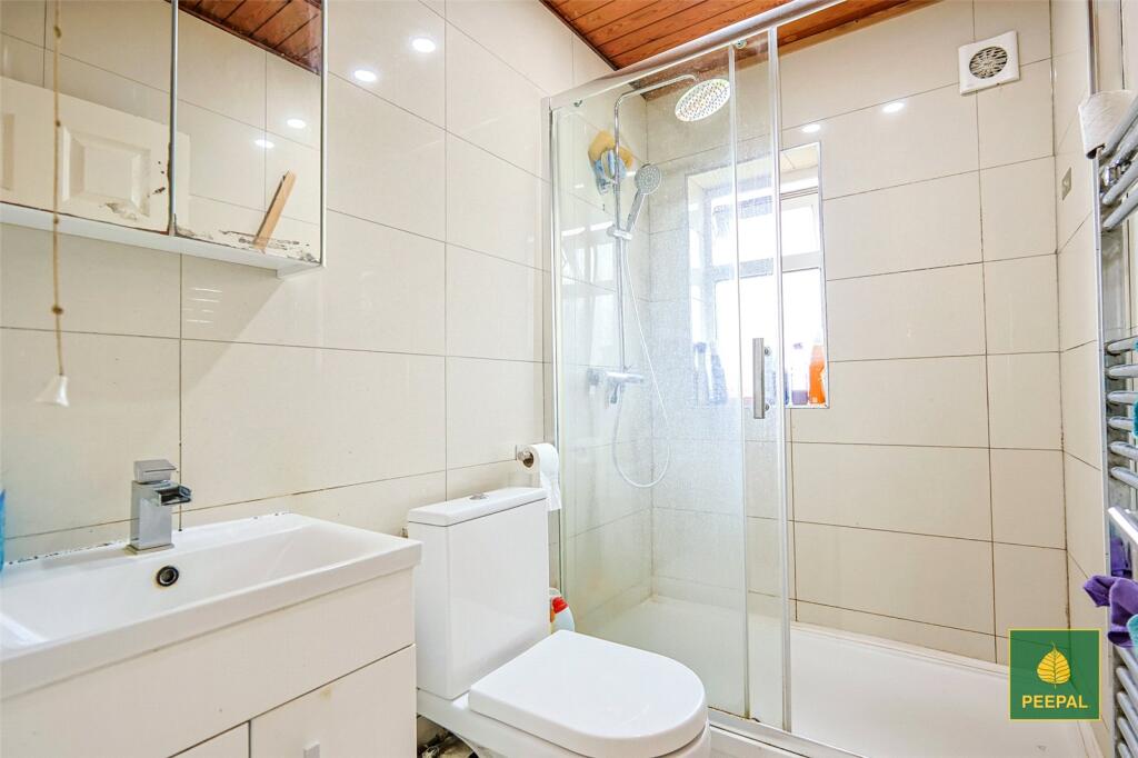 Apartment in Southall - View 5
