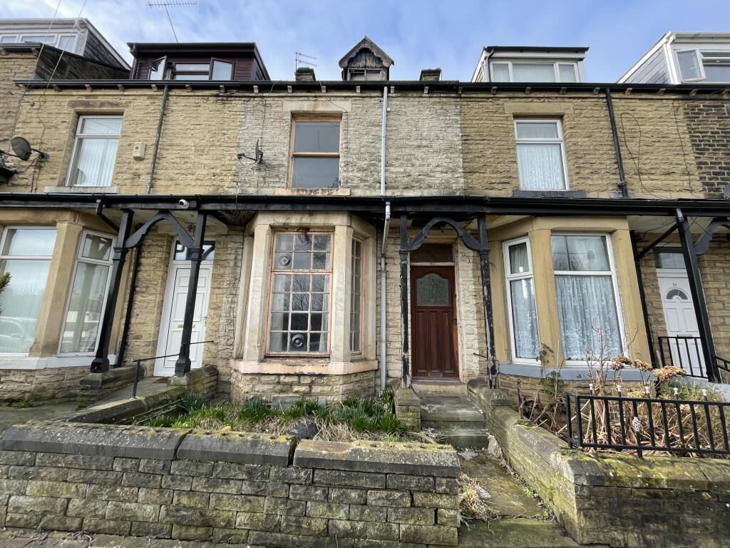 Main image of property: 12 Avenue Road, Bradford, West Yorkshire BD5 8DB