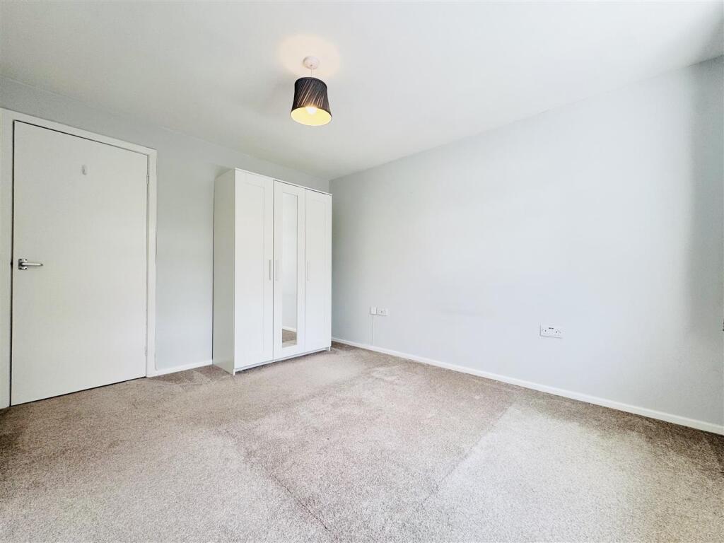 Apartment in Warwick, Royal Leamington Spa - More