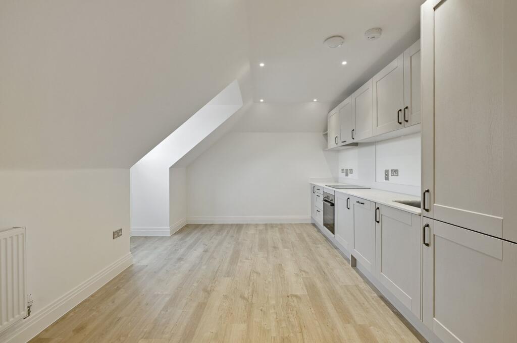 Apartment in Winkfield, Bracknell Forest - View 2