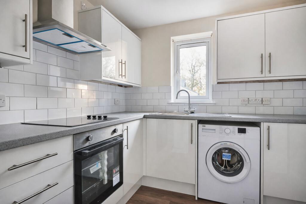 Additional image 3 of The Acorns, Wynchlands Crescent, St. Albans, Hertfordshire, AL4