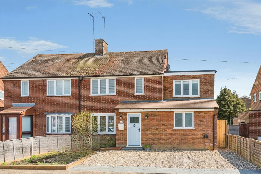 Main image of property: Queens Close, Thame