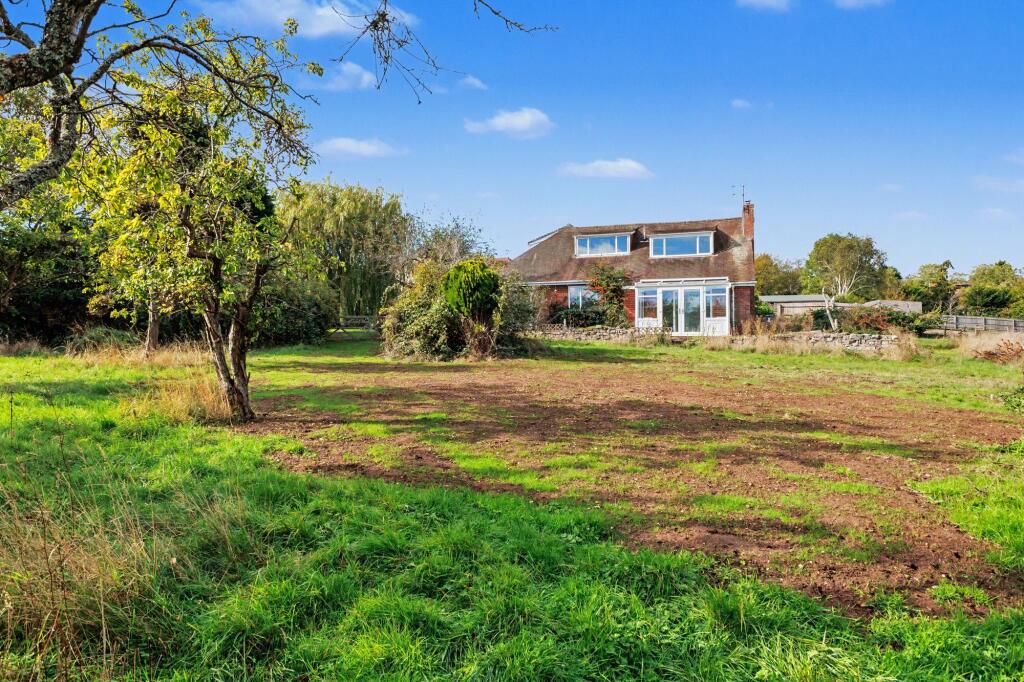 House in Worcester - View 4