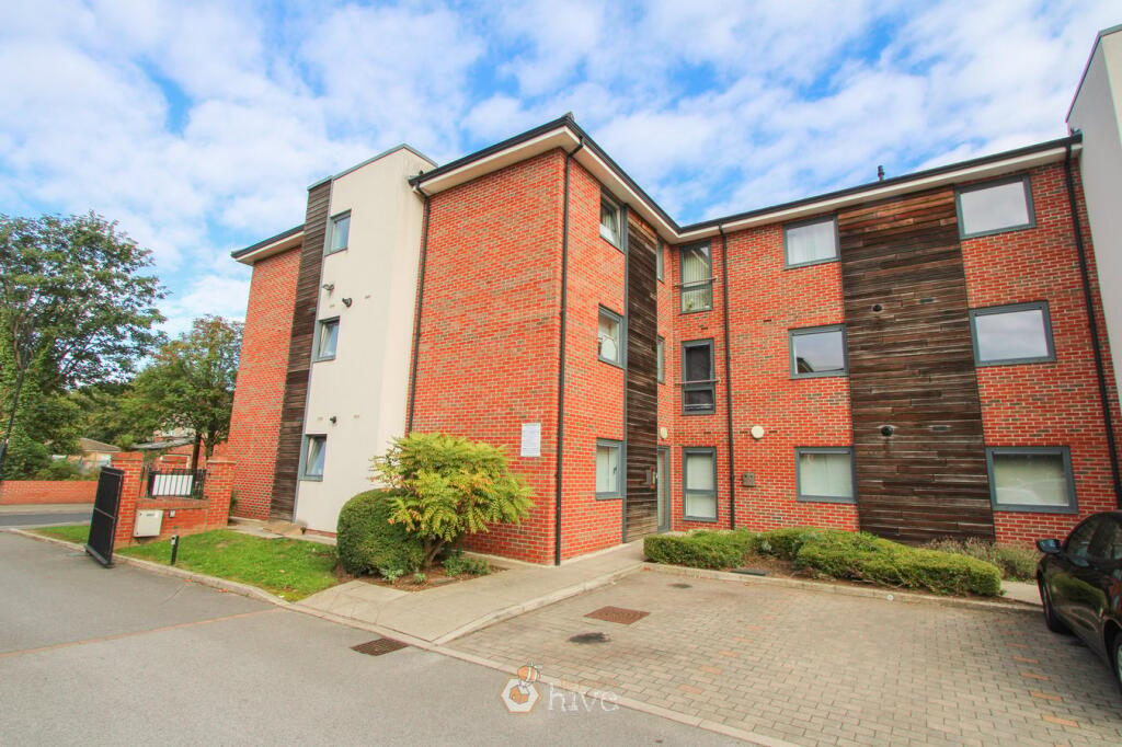 2-bed flat on Mere Lane, Armthorpe, Doncaster, DN3, £110,000