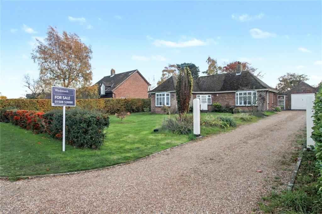 3-bed bungalow on Caistor Lane, Caistor St. Edmund, Norwich, Norfolk, NR14, £475,000
