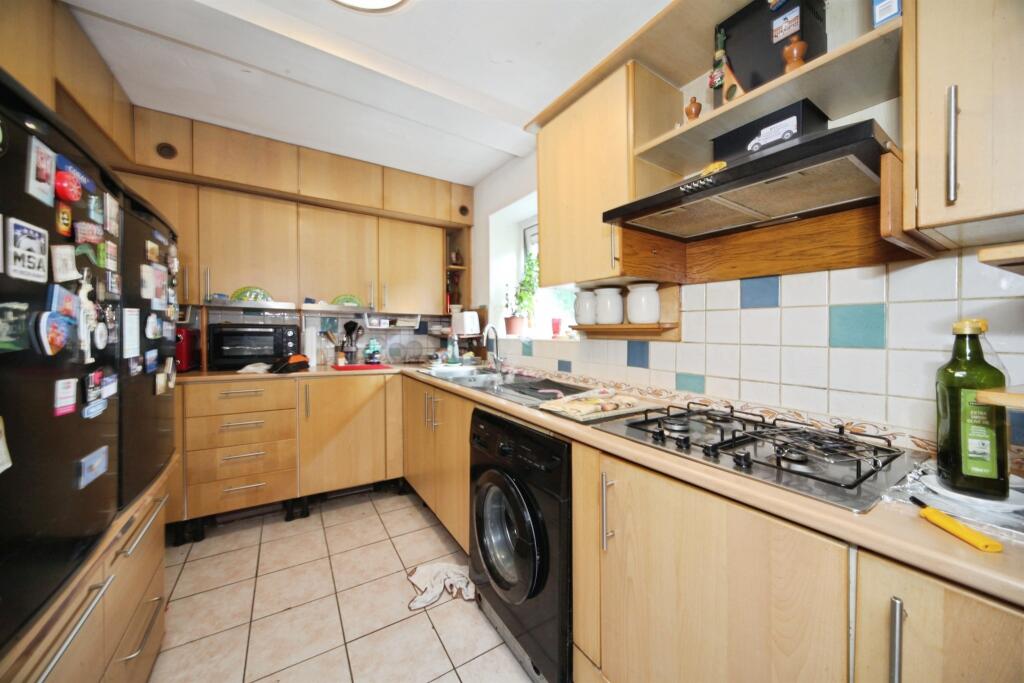 Apartment in Luton - More