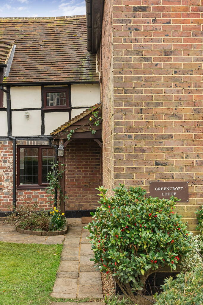 Ewhurst Road, Cranleigh, GU6 7AG photo 3