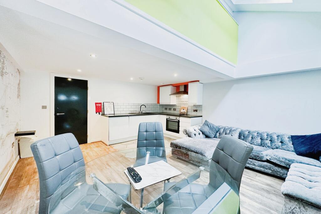 Apartment in Liverpool - View 5