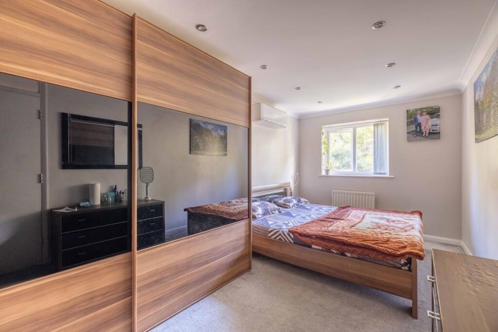 House in Southall - View 5