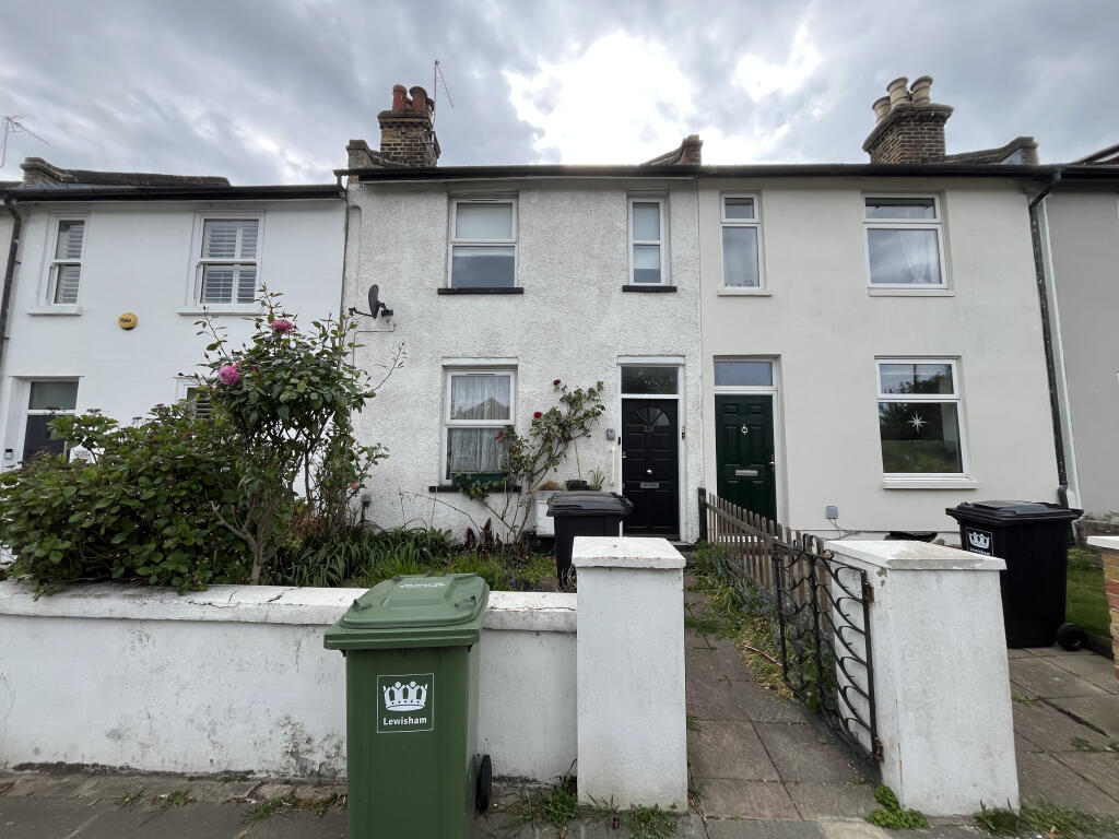 Main image of property: 218a Burnt Ash Hill, Lee, London, SE12