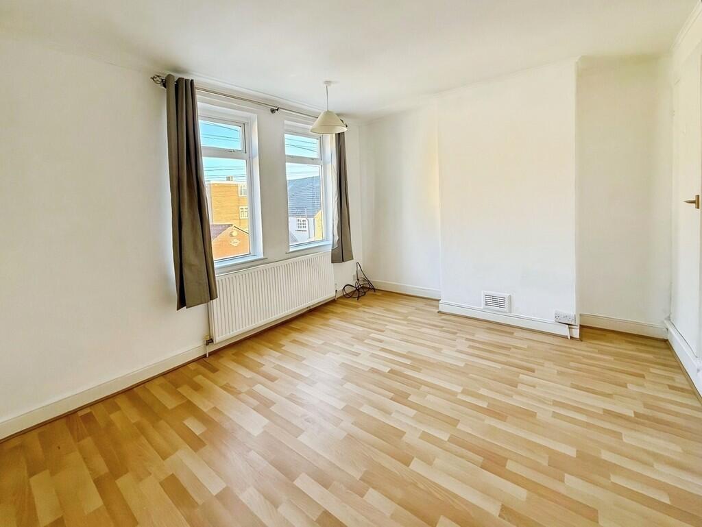House in Mansfield, Nottinghamshire - View 4