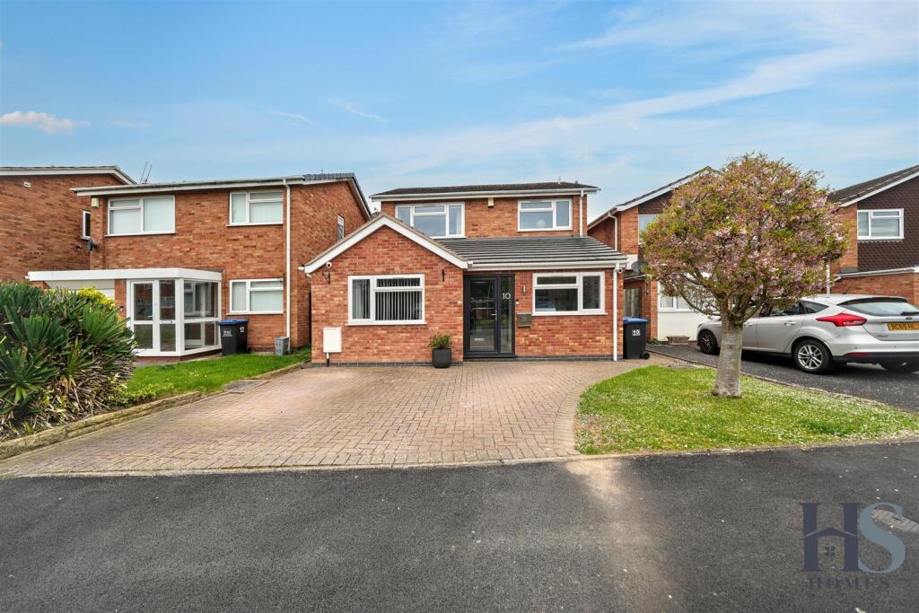 Main image of property: Townesend Close, Warwick