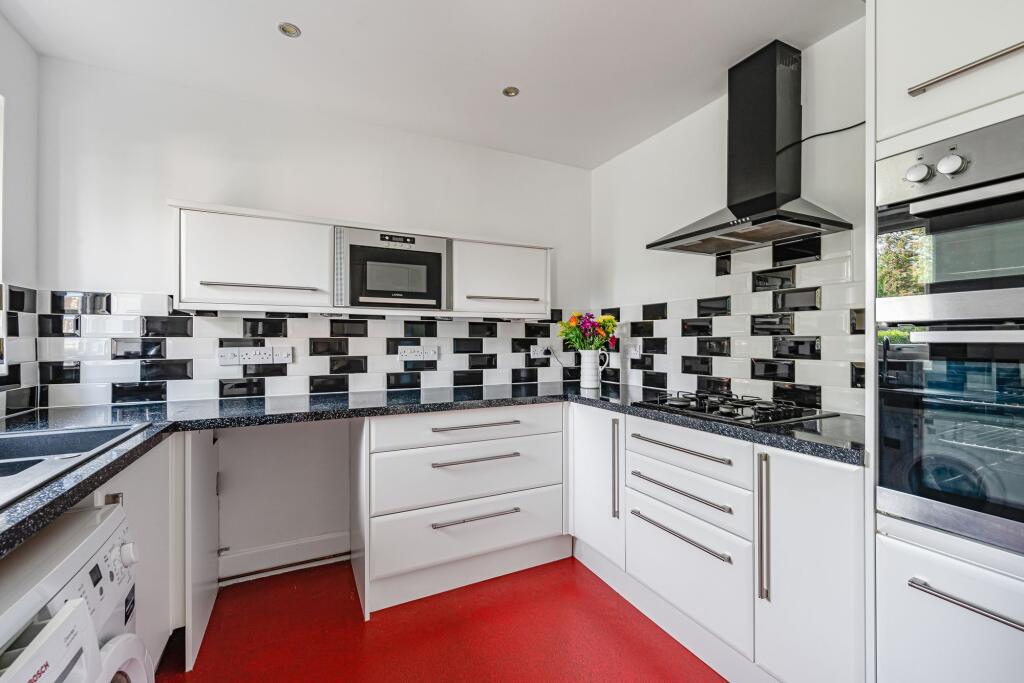 Woodlands Avenue, Spilsby, PE23 - View 2